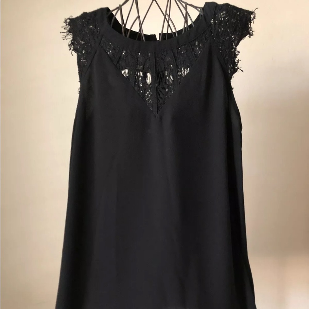 Brixton Ivy sleeveless blouse w lace detail